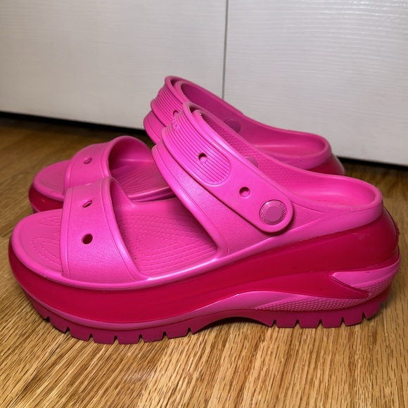 Pink Mega Crush crocs. M5 W7 - Picture 4 of 5